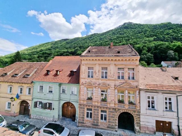 Rooftop Proprety With Large Terrace & Stunning Views - Брашов Екстериор снимка