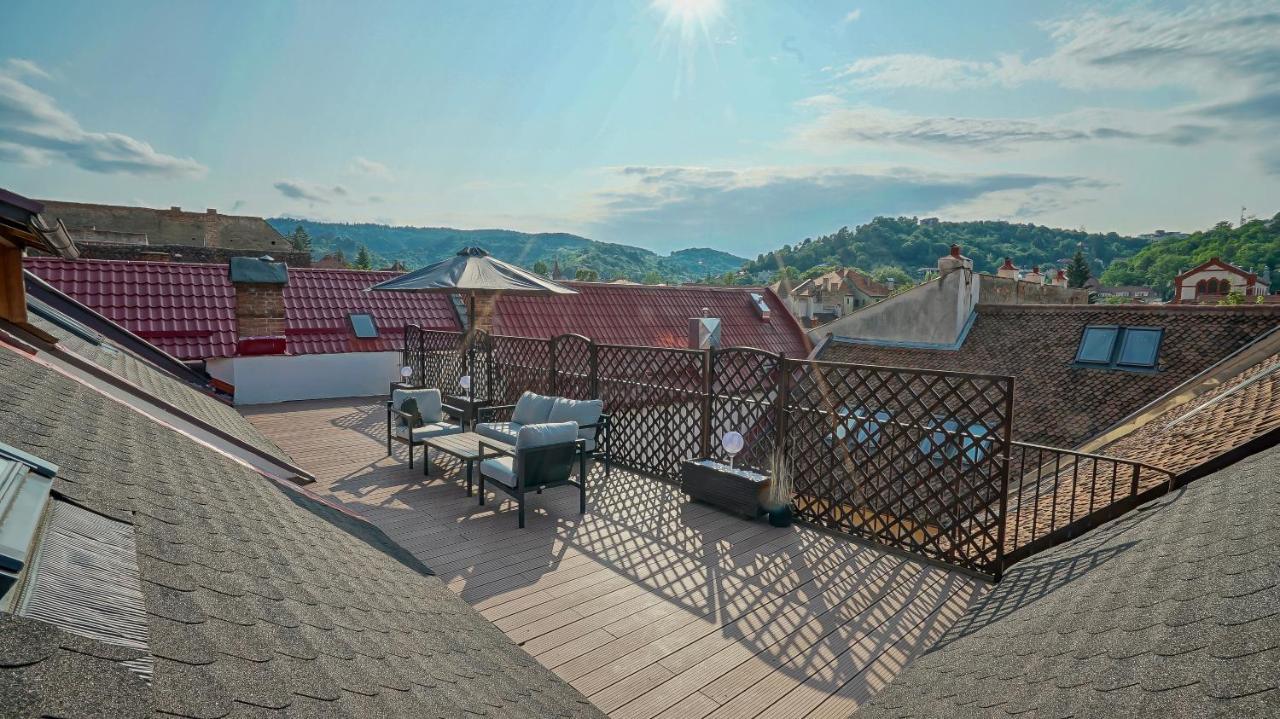 Rooftop Proprety With Large Terrace & Stunning Views - Брашов Екстериор снимка