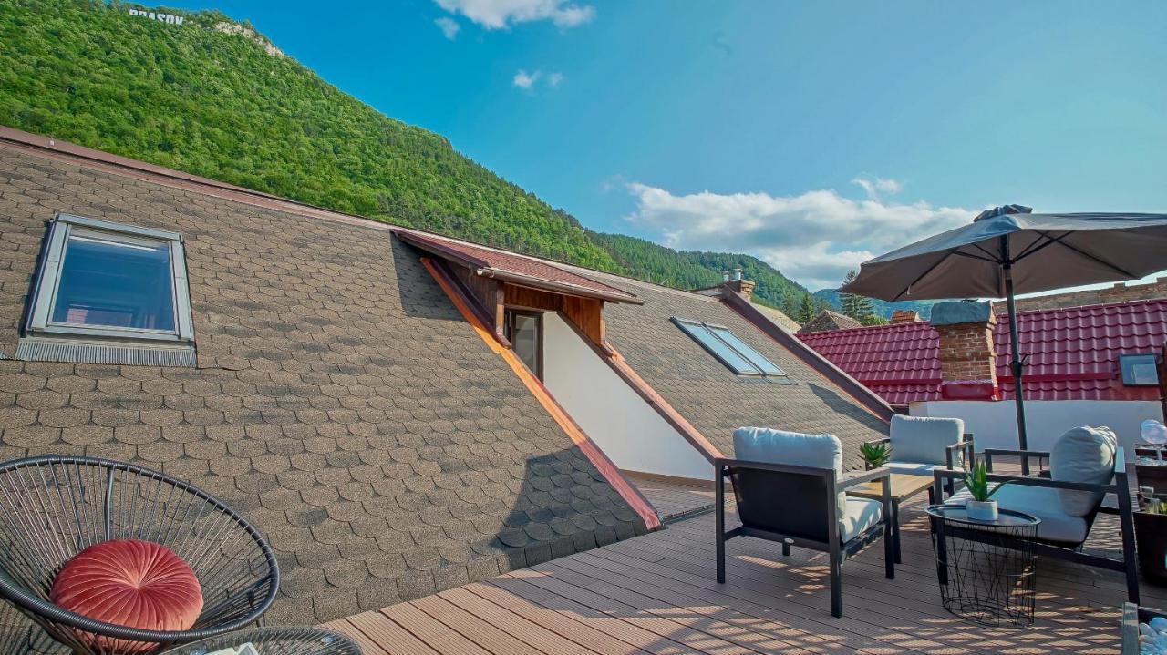 Rooftop Proprety With Large Terrace & Stunning Views - Брашов Екстериор снимка